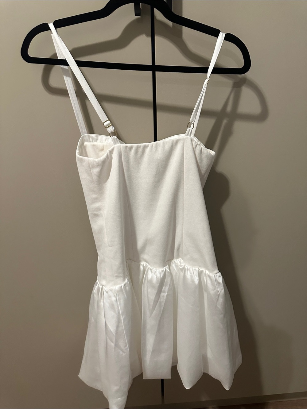 Show me your MUMU Revolve White Sweetheart Neck Mini Dress Size Small - Picture 5 of 5